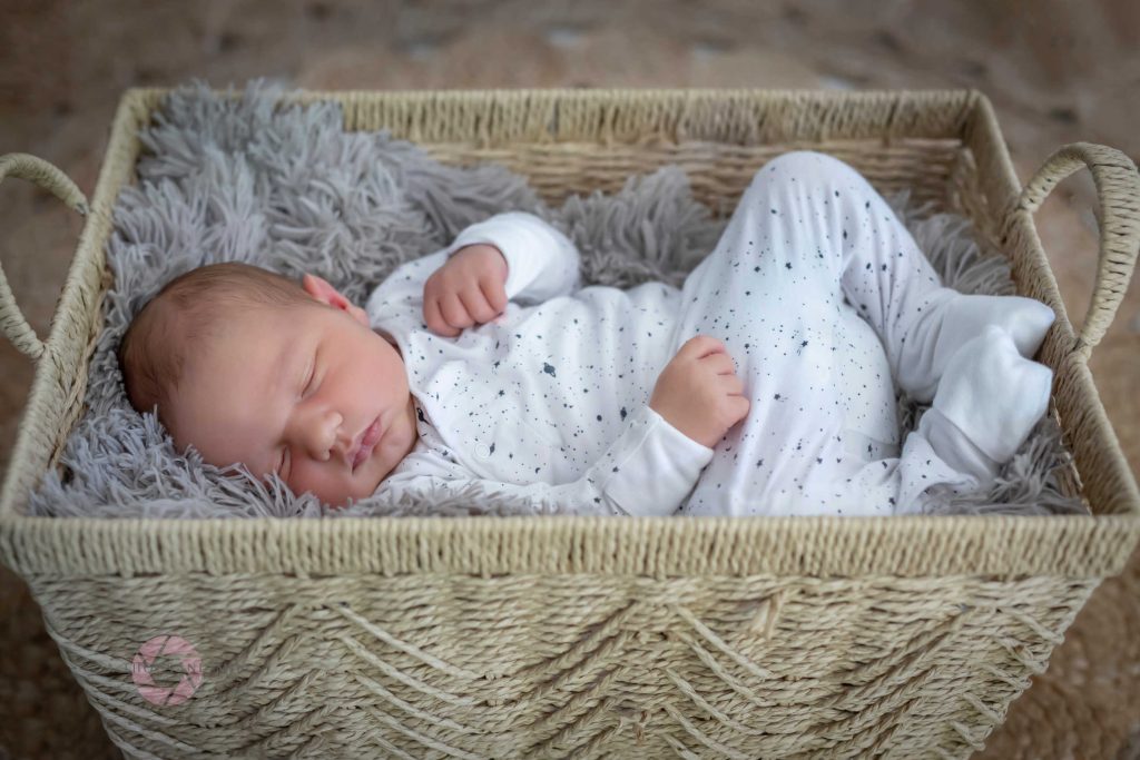 newborn photographer near me